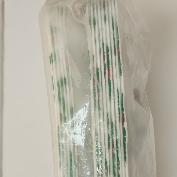 Vintage Christmas Hefty Holiday print Disposable Compartment Plate Trays - Picture 2 of 5